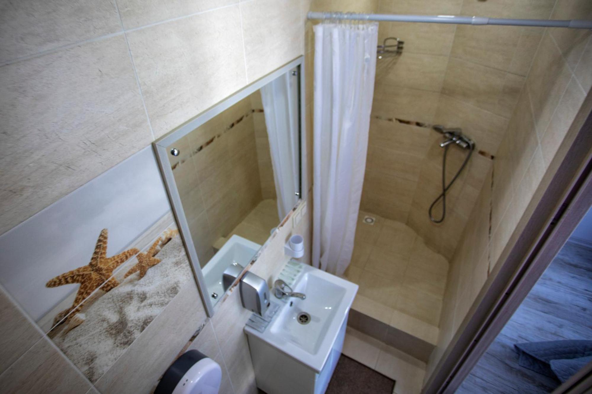 Light Life Hostel كييف المظهر الخارجي الصورة